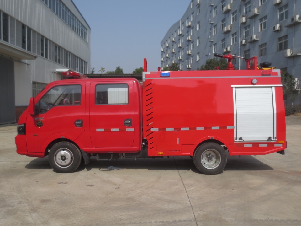 東風途逸水罐消防車(雙排)圖片